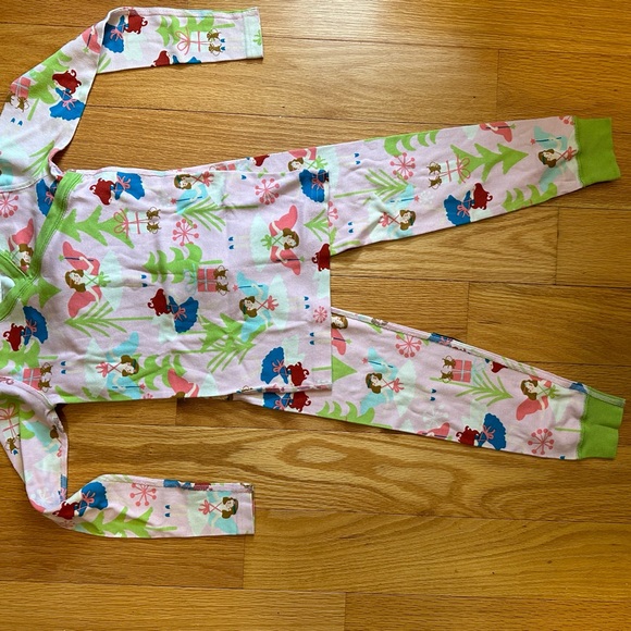 Two pairs of Hanna Anderson girls long sleeve pajamas. Size 8. - Picture 3 of 4
